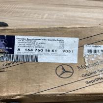 A1647601661 JCI164  Other front door trim element Mercedes-Benz ML W164