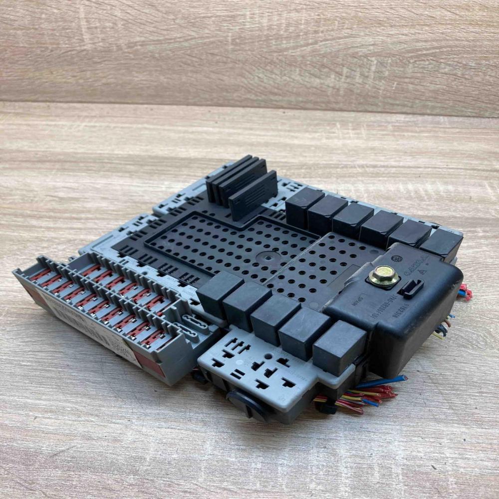 9401802   Fuse module Volvo S60