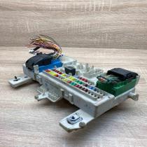 519199012 05002491  Fuse module Volvo V50