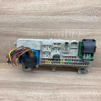 519199012 05002491  Fuse module Volvo V50