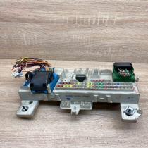 519199012 05002491  Fuse module Volvo V50
