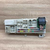519216048   Fuse module Mazda 323