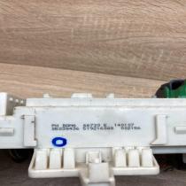 519216048   Fuse module Mazda 323