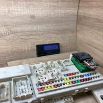 519216048   Fuse module Mazda 323