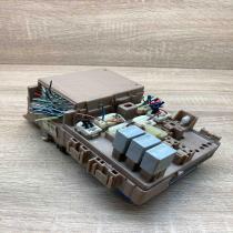 82641 02040 MB232300 8520  Fuse module Toyota Corolla E120 E130