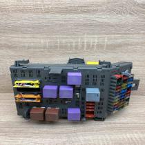 7700810929 7700412030  Fuse module Renault Laguna I