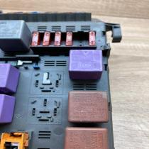 7700810929 7700412030  Fuse module Renault Laguna I