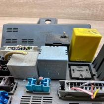7700810929 7700412030  Fuse module Renault Laguna I