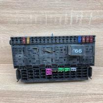 357937039   Fuse module Volkswagen Golf III