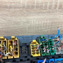 357937039   Fuse module Volkswagen Golf III
