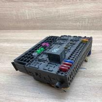 357937039   Fuse module Volkswagen Golf III