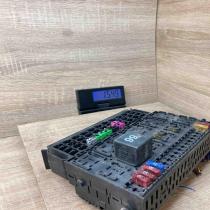 357937039   Fuse module Volkswagen Golf III