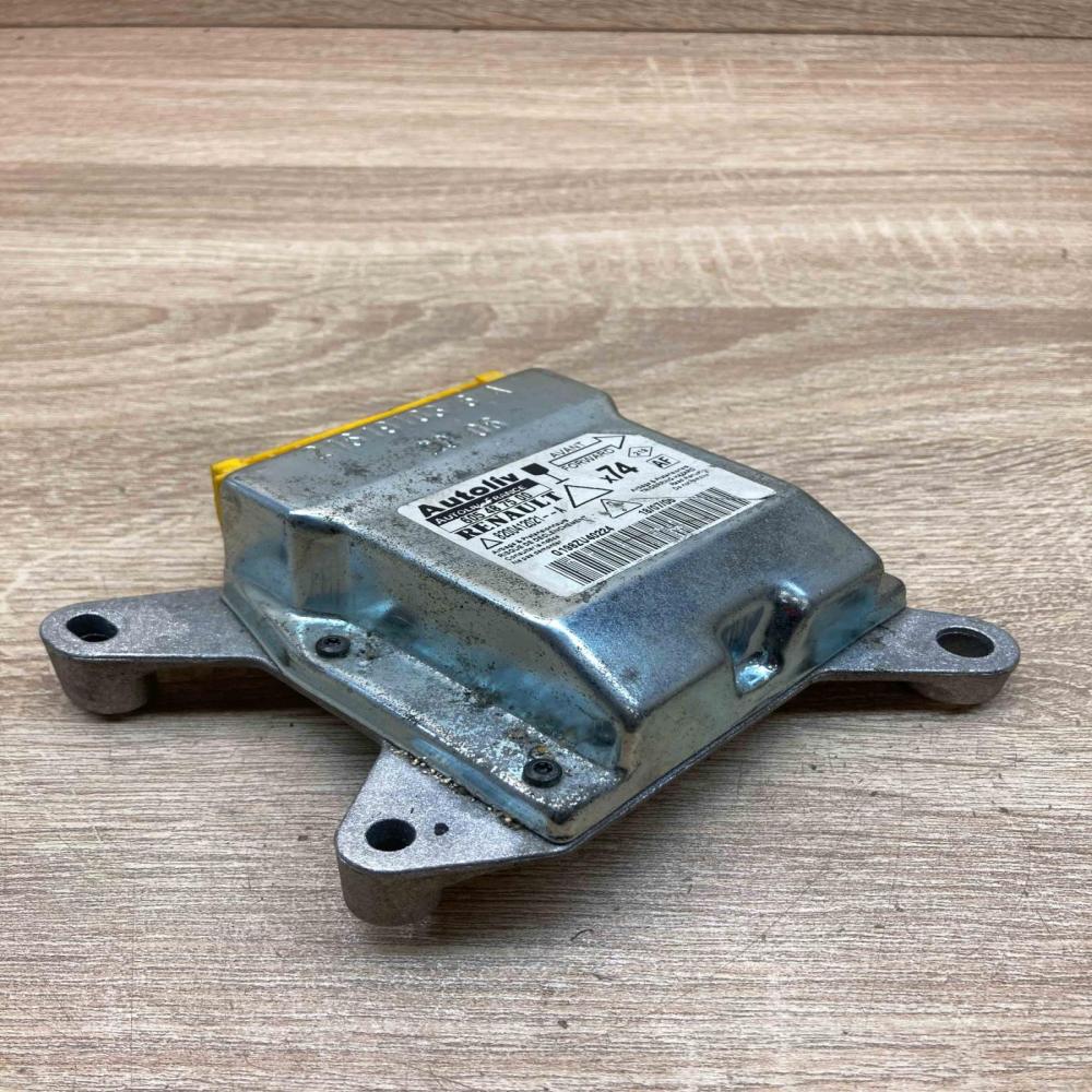 605487500 8200412021 Used Airbag control unit/module Renault Laguna II