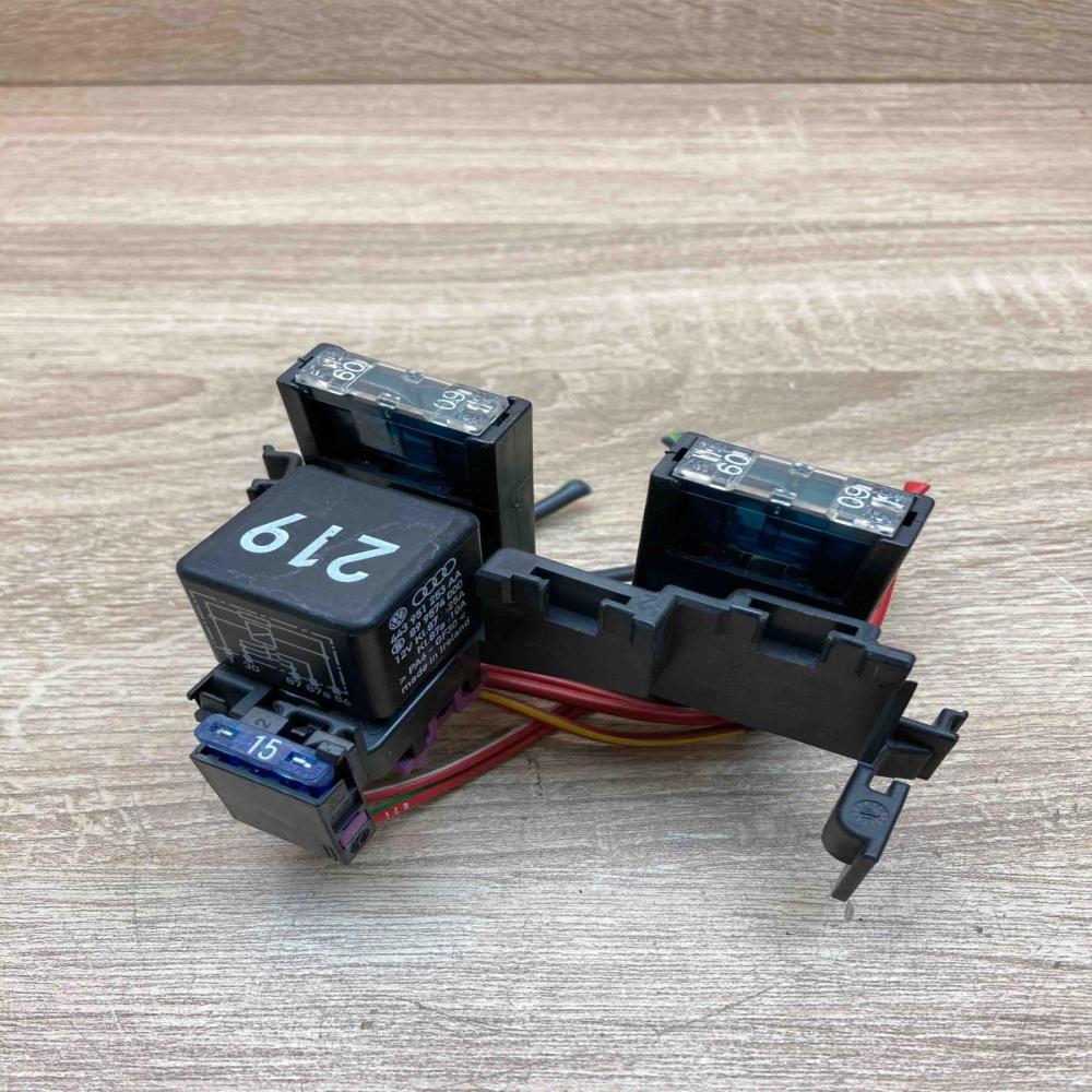 8D0937503D 443951253AA  Fuse box set Audi A6 S6 C5 4B