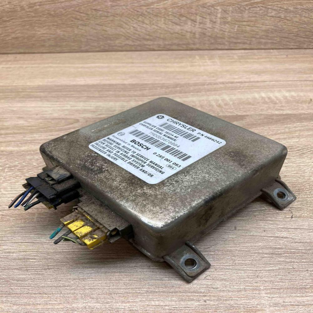 4686242 0285001093  Airbag control unit/module Chrysler Voyager