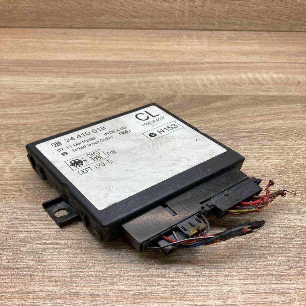 24410018 CL With Plug Comfort/convenience module Opel Astra G