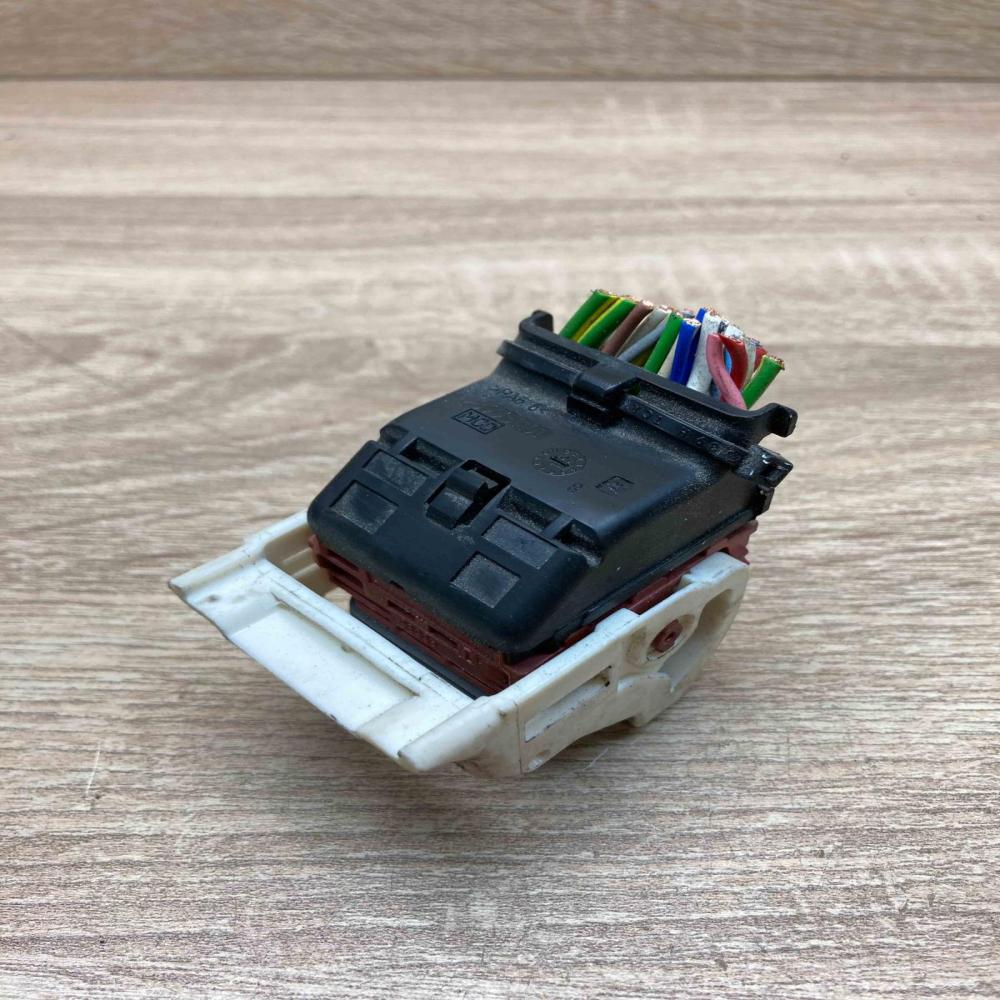 989951101   Plug wire Peugeot 207