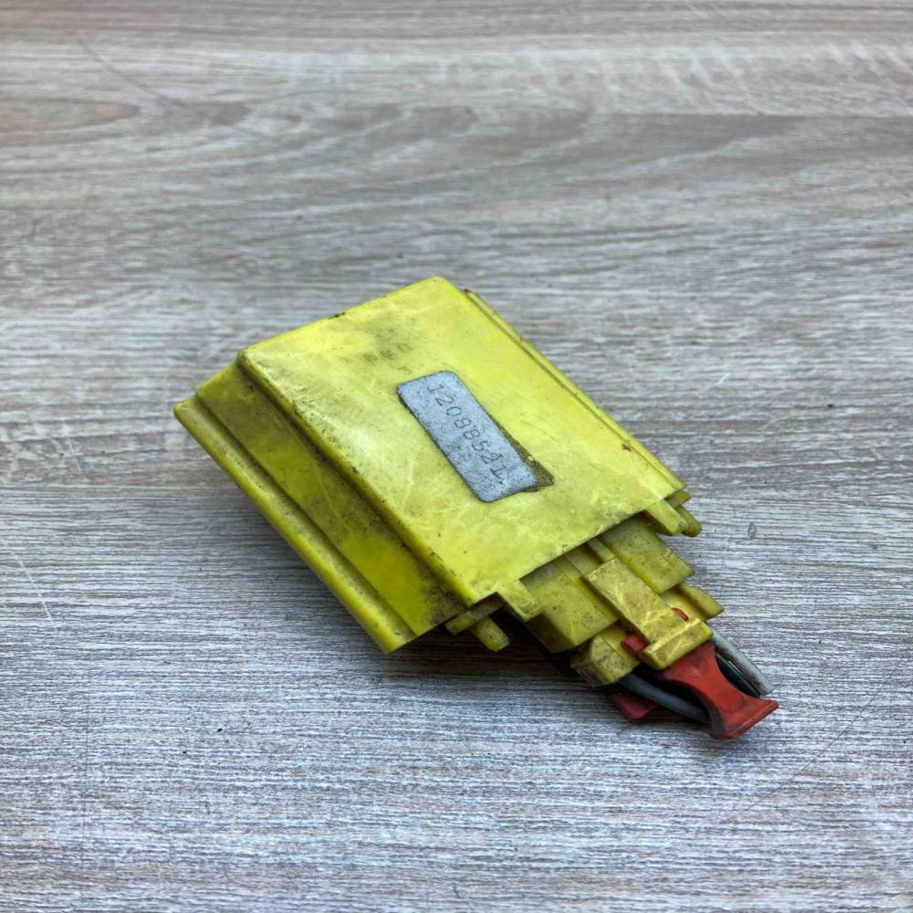 12088521   Airbag deployment crash/impact sensor Buick Regal