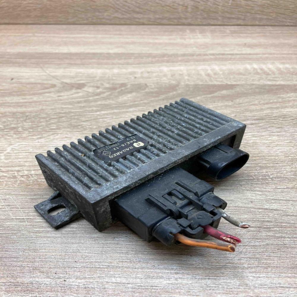 7700111525   Glow plug pre-heat relay Volvo S40, V40