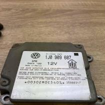 1J0909607 5WK4199  Airbag control unit/module Volkswagen PASSAT B5