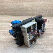 25230 9F900 68C27N3  Fuse module Nissan Murano Z50