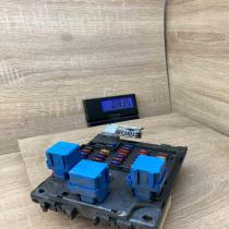 25230 9F900 68C27N3  Fuse module Nissan Murano Z50