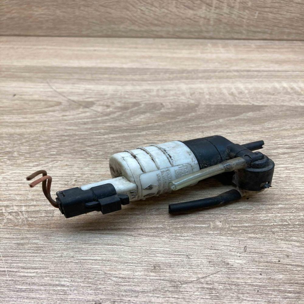 7700431079  With Plug Windscreen/windshield washer pump Renault Scenic II -  Gra