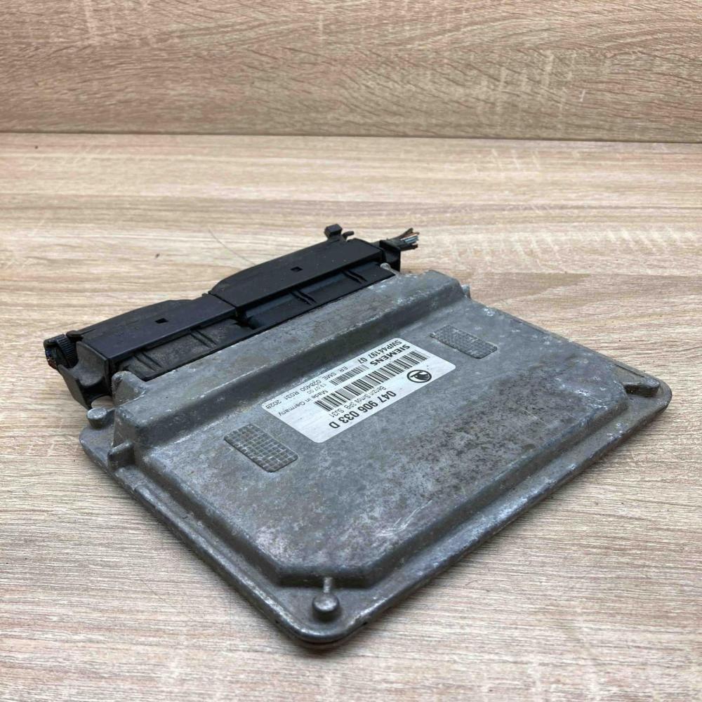 047906033D 5WP44197 07 With Plug Engine control unit/module ECU Skoda Fabia Mk1