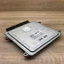 39111 25100 5WY5242B  Engine control unit/module ECU Volvo V70