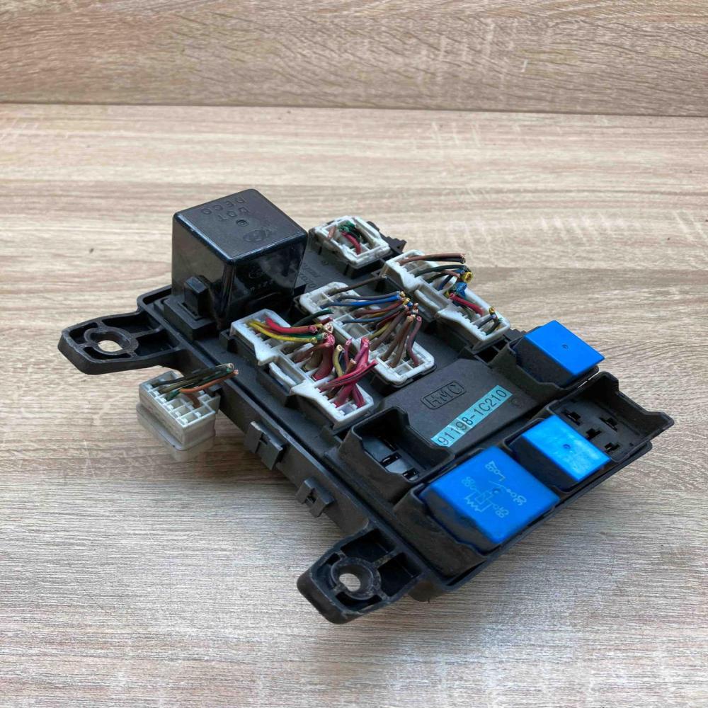 91198 1C210   Fuse module Hyundai Getz