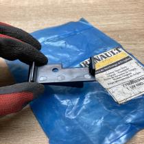 7700832949   Wiper trim Renault Clio I