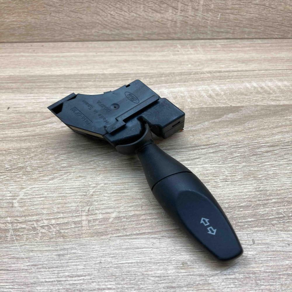 98AG 13335 AD   Indicator stalk Ford Focus