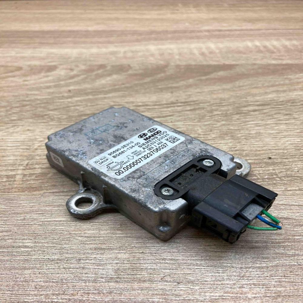 95690 2E310 BG681 134 00 With Plug ESP acceleration yaw rate sensor KIA Carens I
