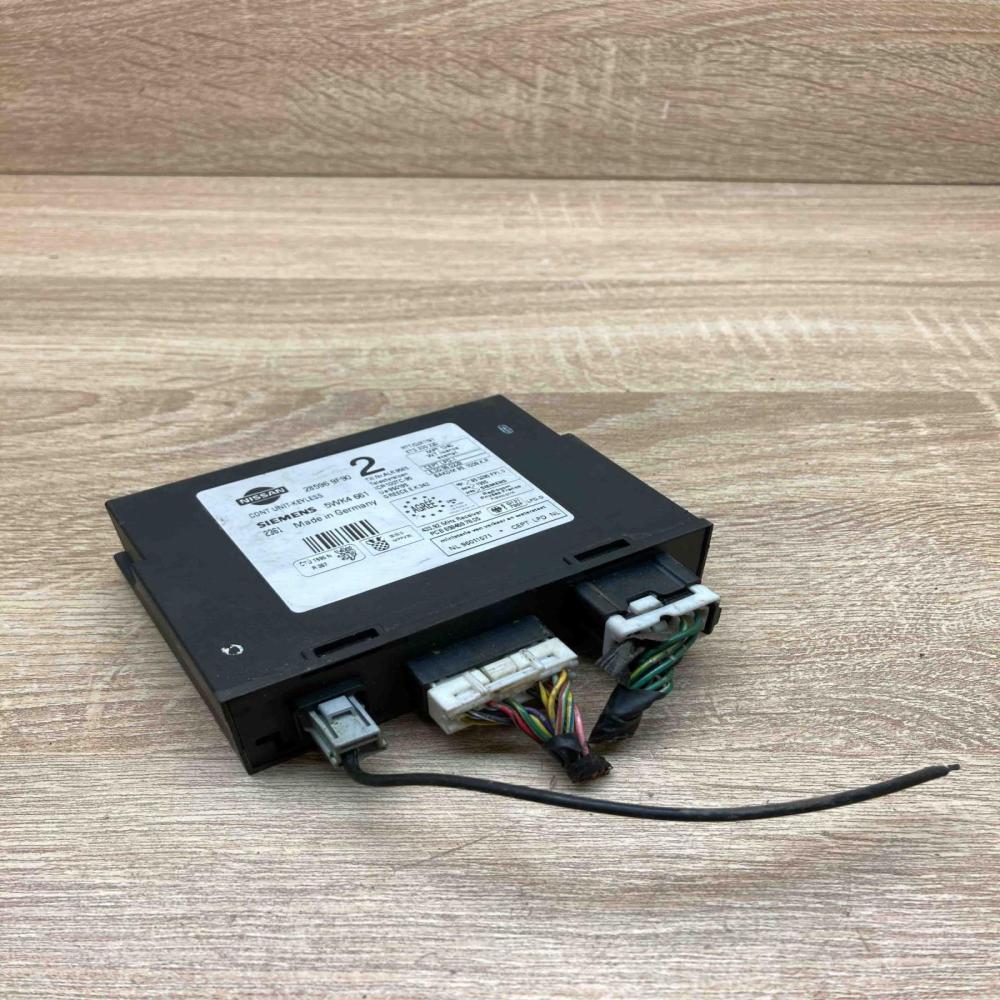 28596 9F90 5WK4661  Door central lock control unit/module Nissan Primera