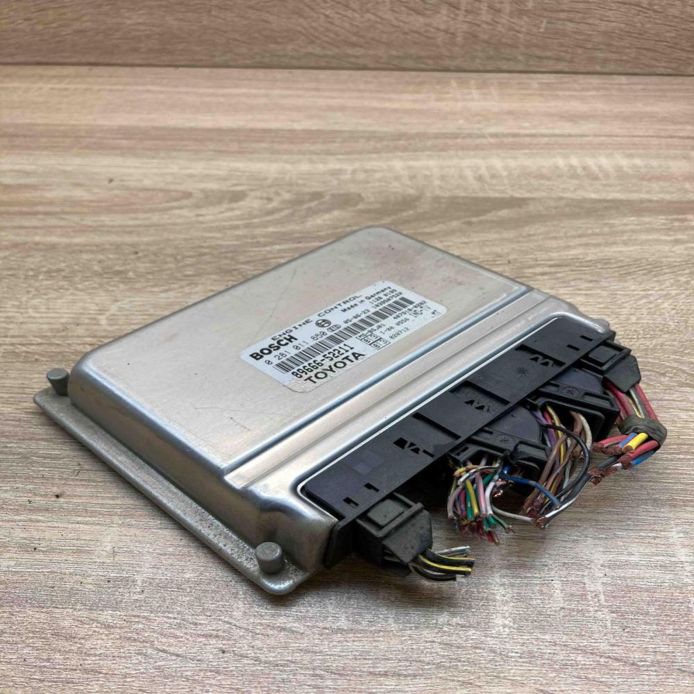 89666 52211 0281011650  Engine control unit/module ECU Toyota Yaris Verso