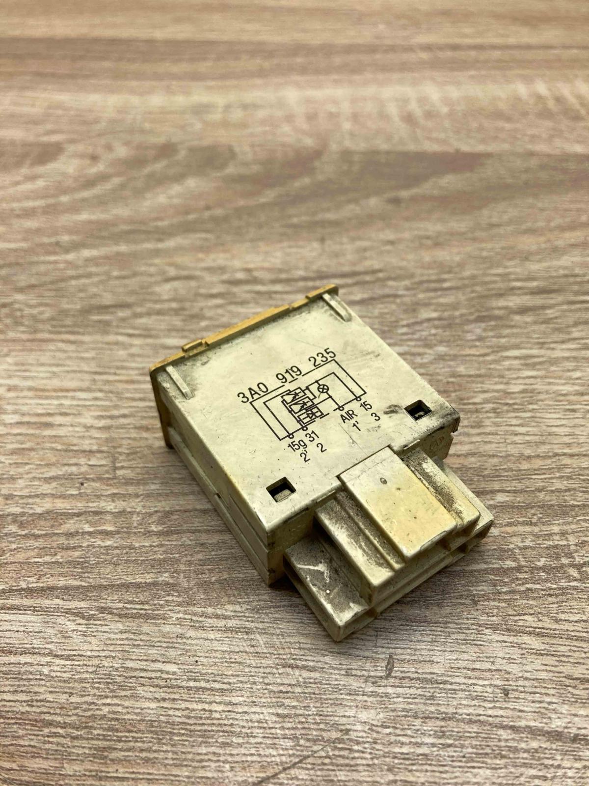 3A0919235   Other switches/knobs/shifts Volkswagen Transporter - Caravelle T4