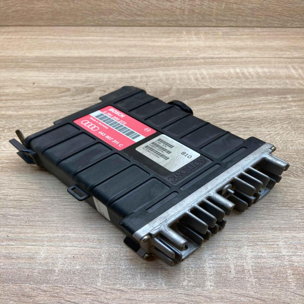 443907311C 0261200273 Used Engine control unit/module ECU Audi 80 90 S2 B4
