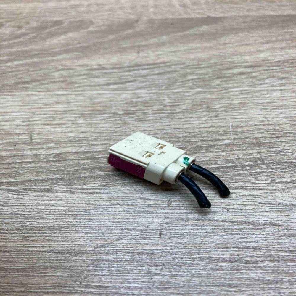 RT 59Z009 000  2PIN Plug wire Mercedes-Benz CLS C218 X218