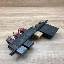 8L0941822 141951253B  Fuse module Volkswagen Golf IV