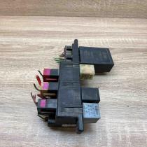 8L0941822 141951253B  Fuse module Volkswagen Golf IV