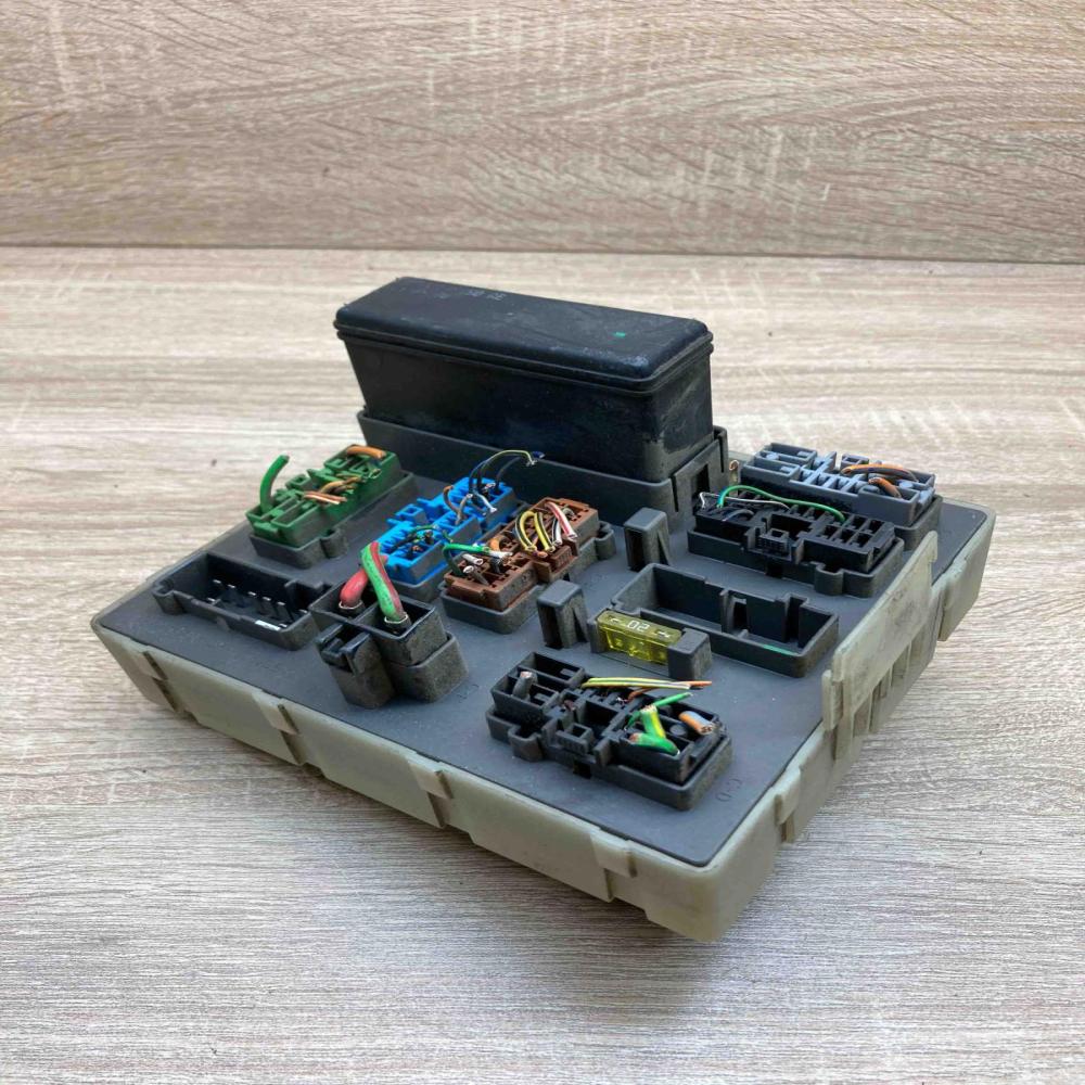 98AG14A073CH 518251905  Fuse module Ford Focus