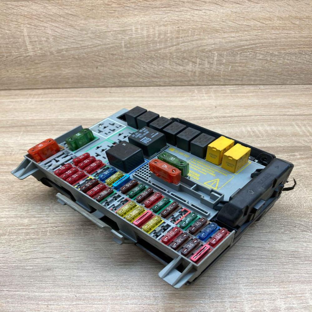 90589965   Fuse module Opel Astra G