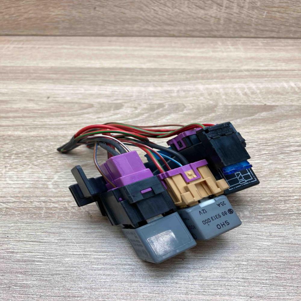 8D0937503C 443937530  Fuse box set Audi A4 S4 B5 8D