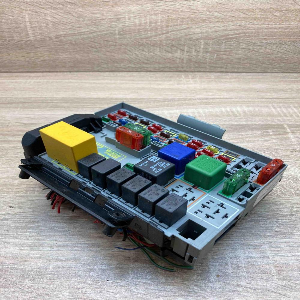 24412497 24431677  Fuse box set Opel Astra G