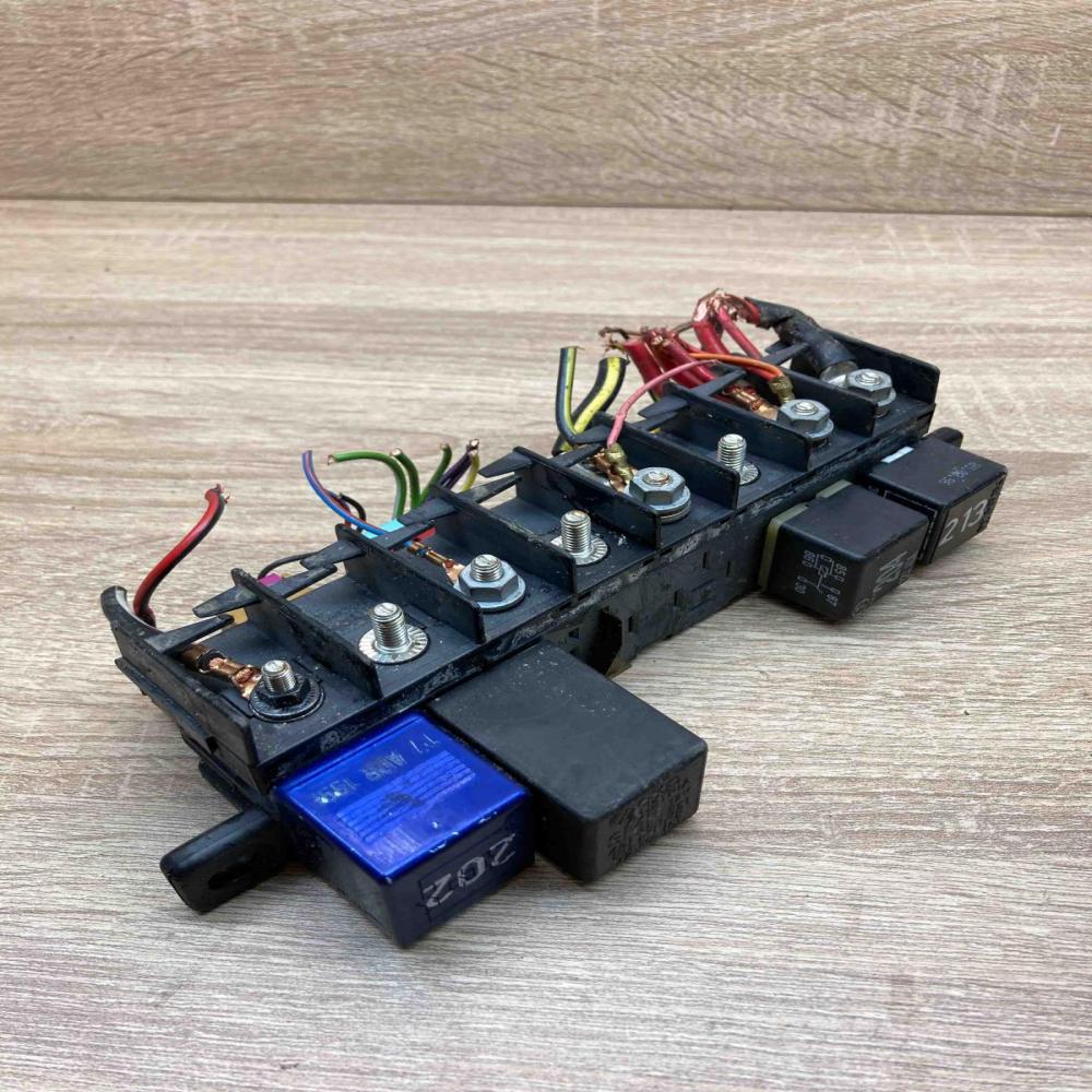 4A0941822 696046  Fuse box set Audi A4 S4 B5 8D