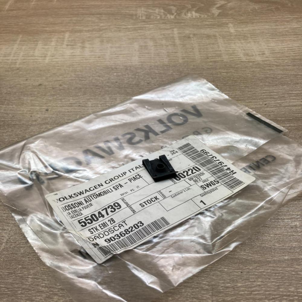 N90368203  WAG speed nut clamp Other body part Volkswagen Touareg II
