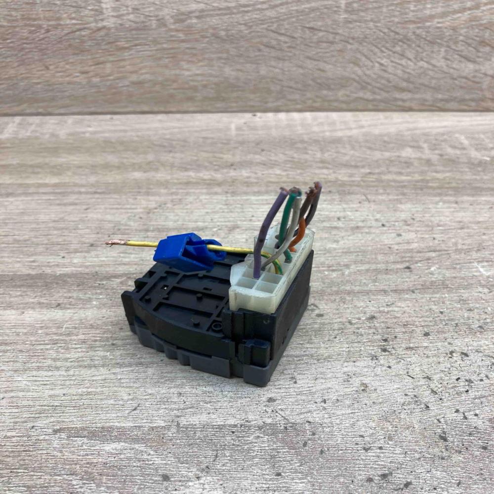 7700826606 61570012  Wiper control stalk Renault 19
