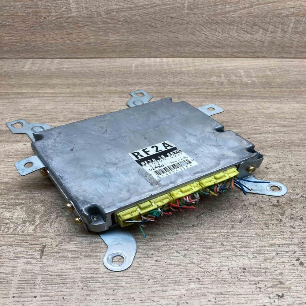 RF2A 18 881C 275800 5032  Engine control unit/module ECU Mazda 626