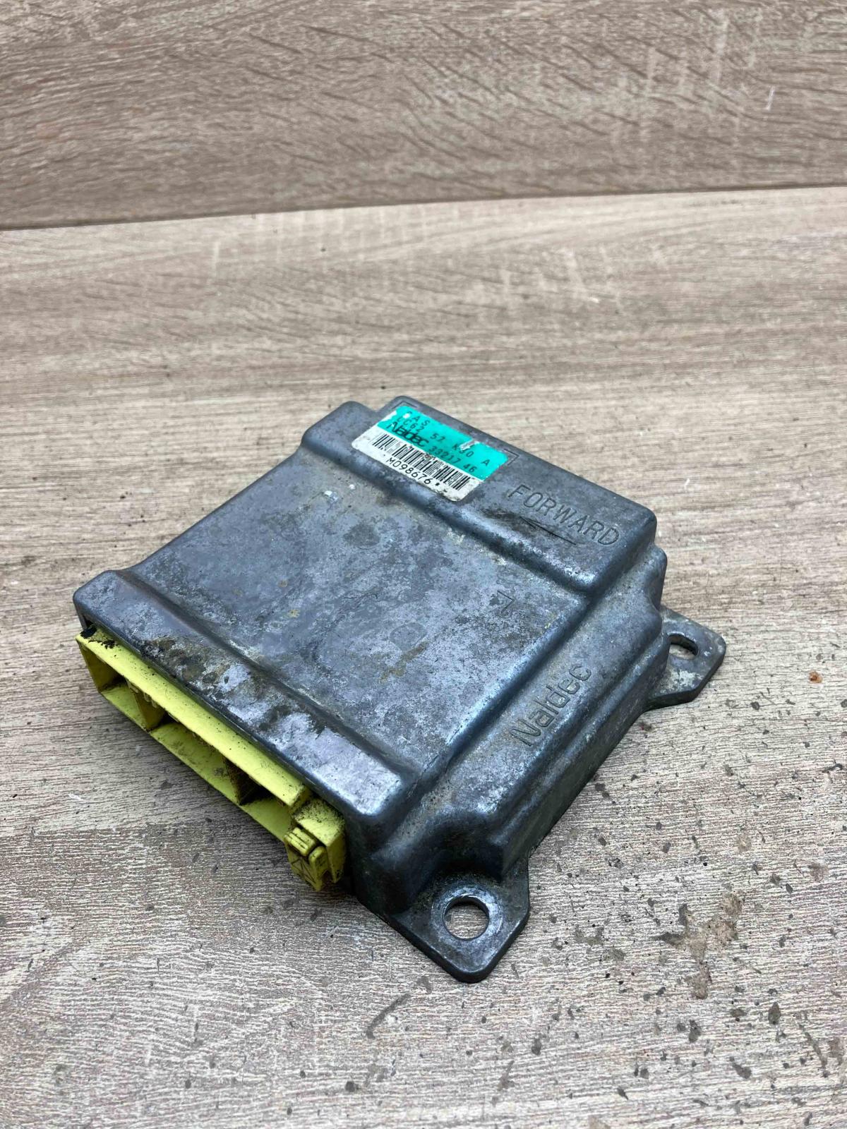 LC62 57 K30 3321746  Airbag control unit/module Mazda 6