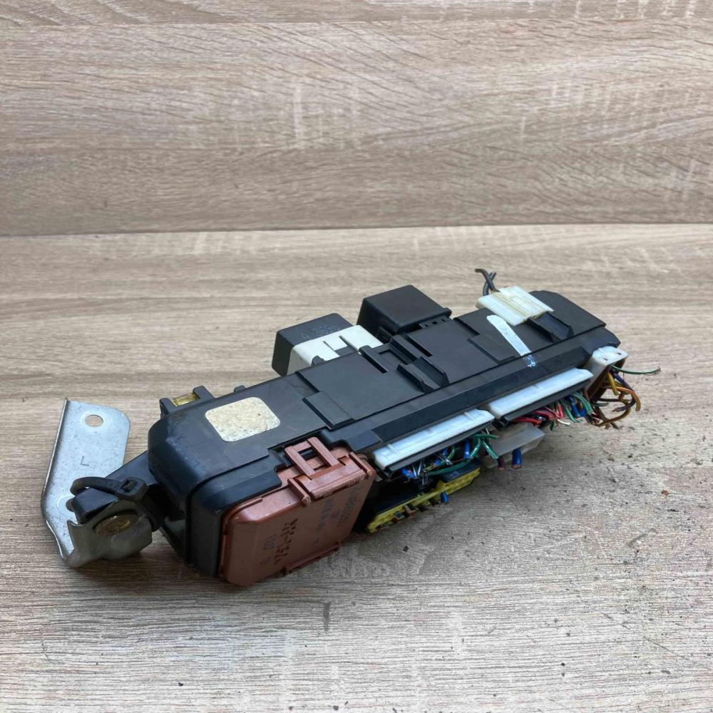 MB953355 MB953383  Fuse module Mitsubishi Space Star